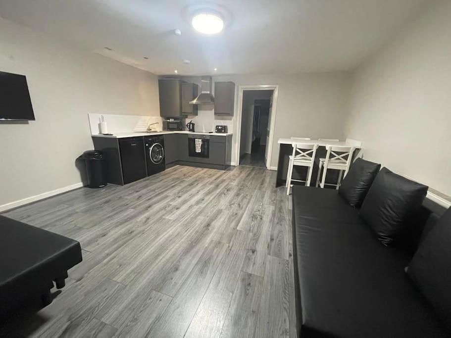 ליברפול Hosted By Ryan - 2 Bedroom Apartment מראה חיצוני תמונה